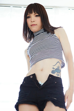 Yui Kawai shows her little secret in this image video.